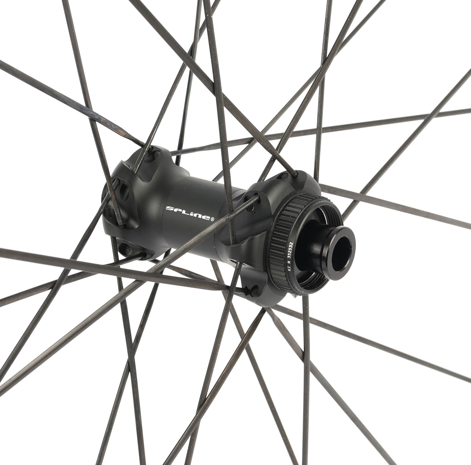 DT Swiss 370 Ratchet LN hub and aero spoke detail