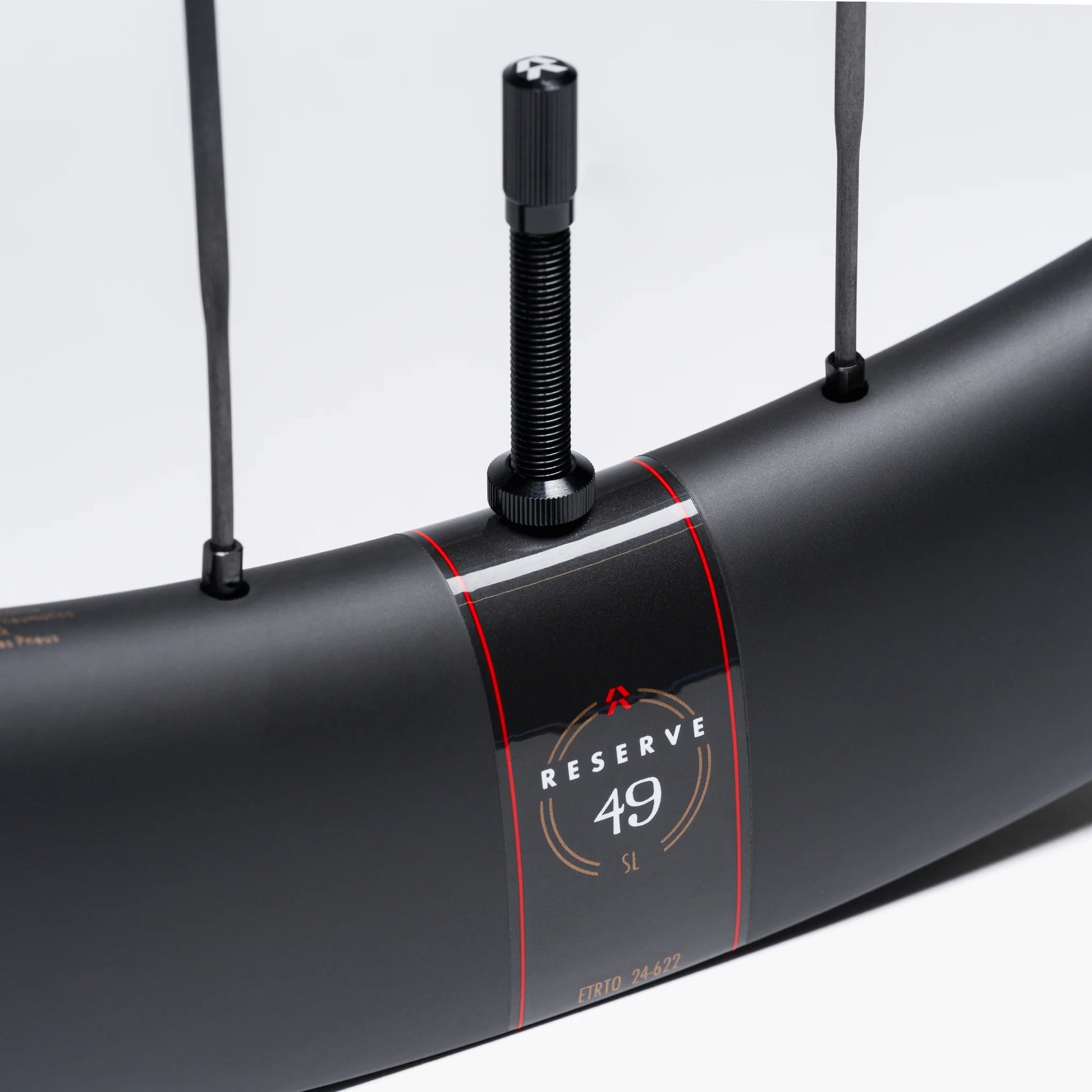 Reserve 49 SL carbon rim with Fillmore tubeless valve detail